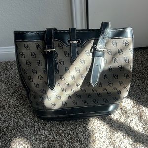 Dooney & Bourke A1272140 Classic Vintage Retro Cabriolet Bucket Bag